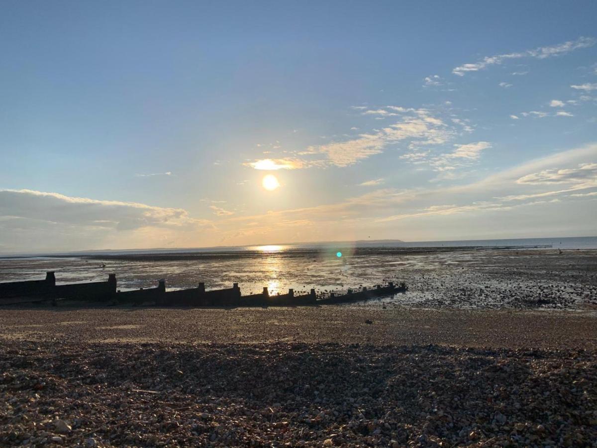 Fabulous Apartment Seconds From Beach By Whitstable-Holidays, Pudding Pan Dış mekan fotoğraf